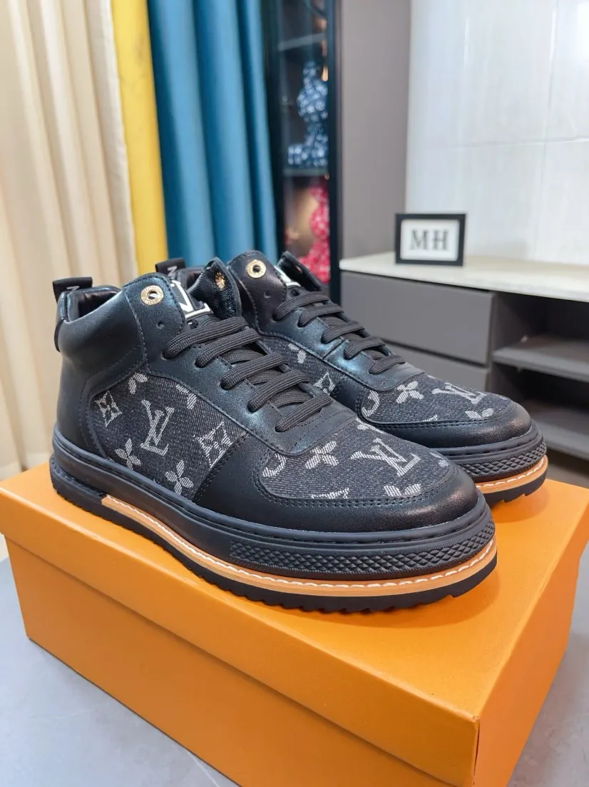 Ex-factory price 420🌹🌹[LV] The latest masterpiece of high-top men's shoes: the upper is made of Italian imported first-layer cowhide with special materials➕full genuine leather lining🔥, making walking more convenient and comfortable! Exclusive new style, stunning work [color]! Create a fashionable personality to set off your uniqueness! A must-have for trendy men! Classic🔥Number: 38-44